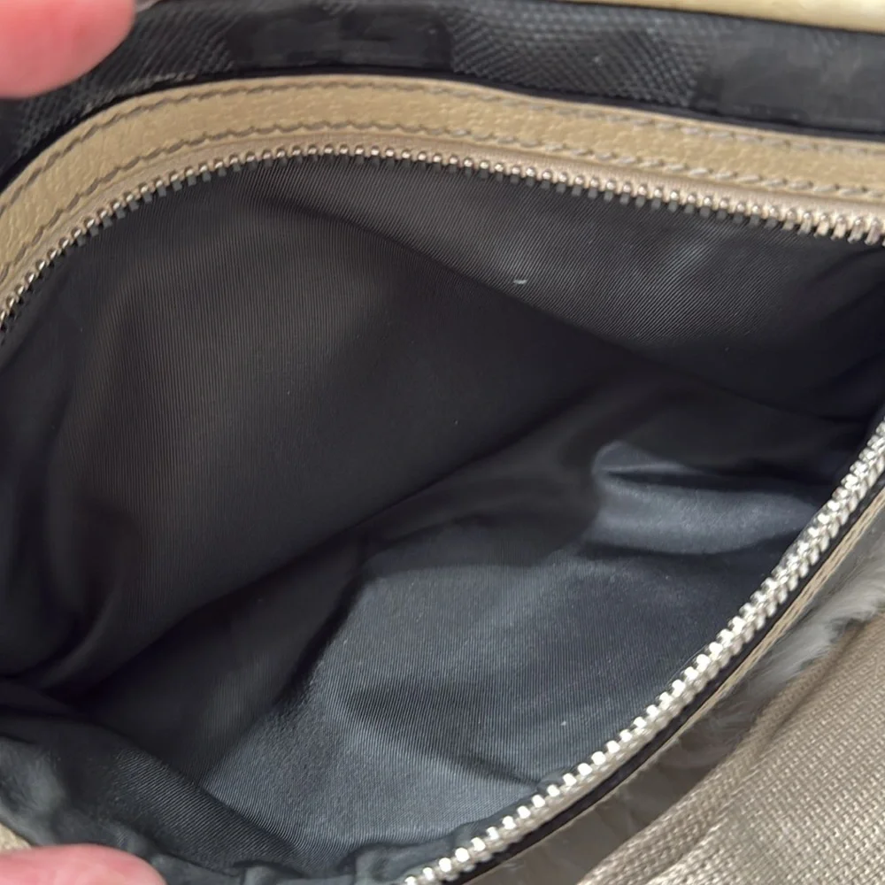 GUCCI Unisex Off The Grid Belt Bag
